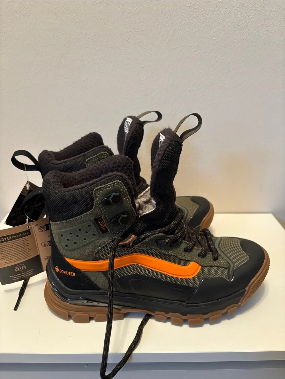 Vans Kids Olive Green and Orange Gore-Tex High-Top Boots ultra Range NWT